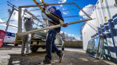 glass work, workers, carrying glass